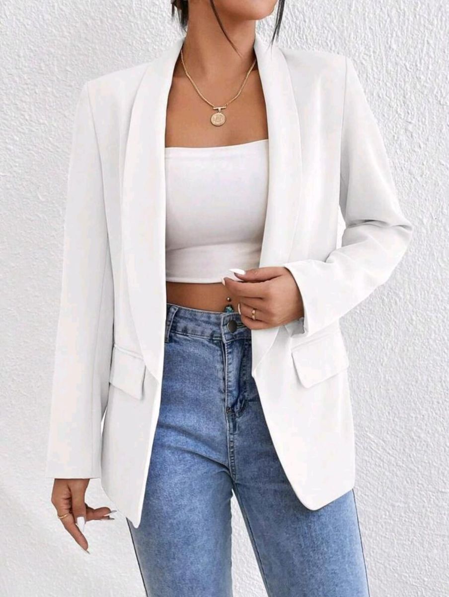 Blazer blanco elegante con cuello de chal